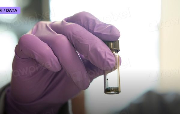 Artificial Photosynthesis Splits Water With Sunlight